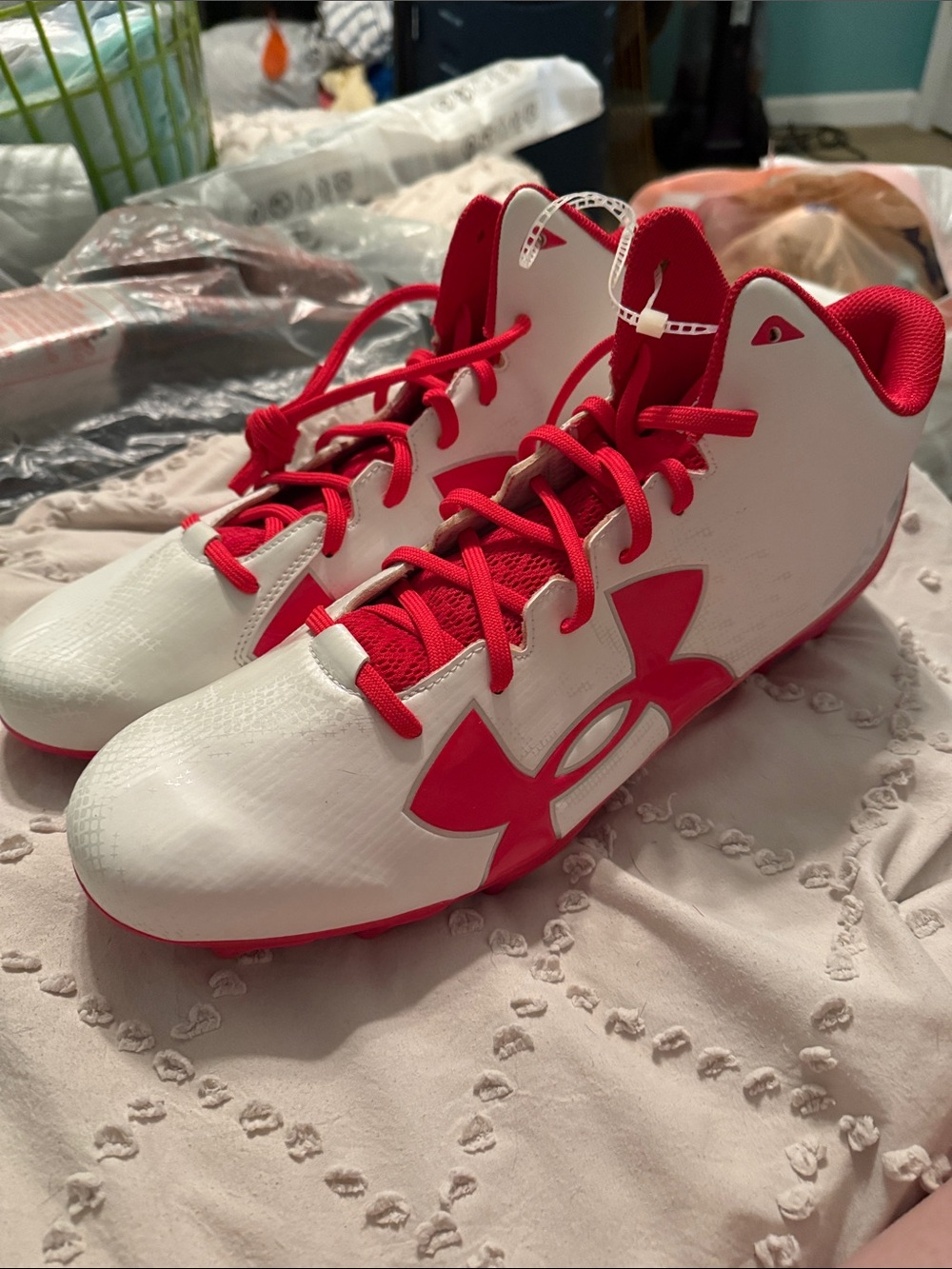 Under Armour White and Red Mid-Top Football Cleats Size 15 New